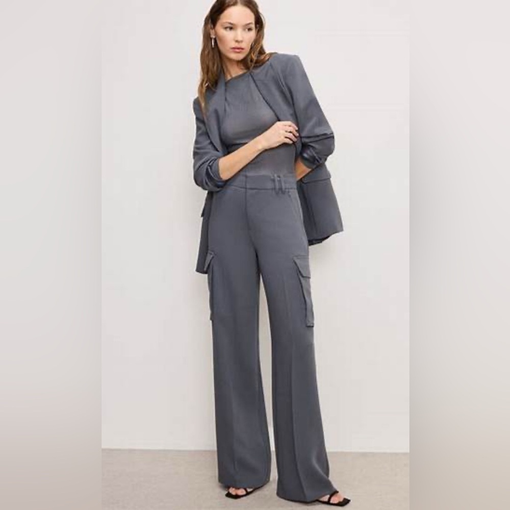 BRAND NEW - Good American LUXE SUITING CARGO TROUSERS in Gray